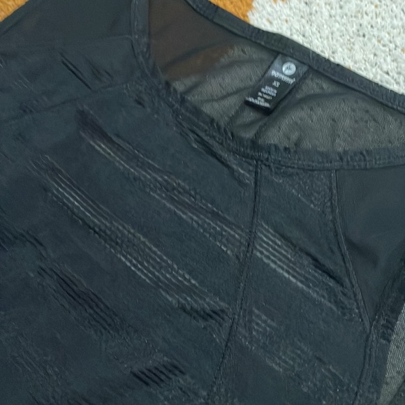 Reflex sheer workout tank size xs - Picture 2 of 4